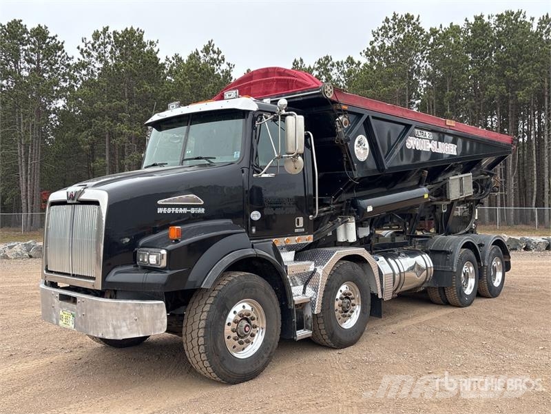Western Star Stone Slinger Ultra 20 on  Western Star 4800TS 8x4 Betonikivikoneet