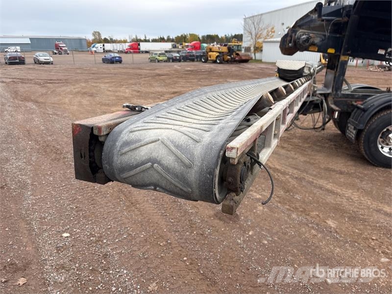 Western Star Stone Slinger Ultra 20 on  Western Star 4800TS 8x4 ماكينات الحصاة والخرسانة
