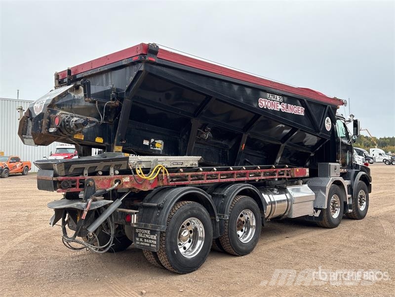 Western Star Stone Slinger Ultra 20 on  Western Star 4800TS 8x4 Betonikivikoneet