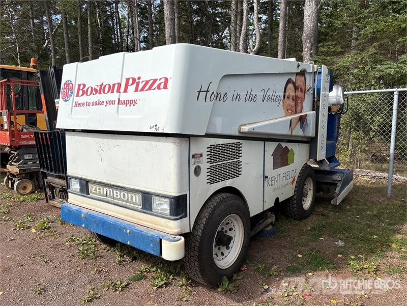 Zamboni Ice Resurfacer (Inoperable) Muud teekoristamise ja lumekoristamise masinad