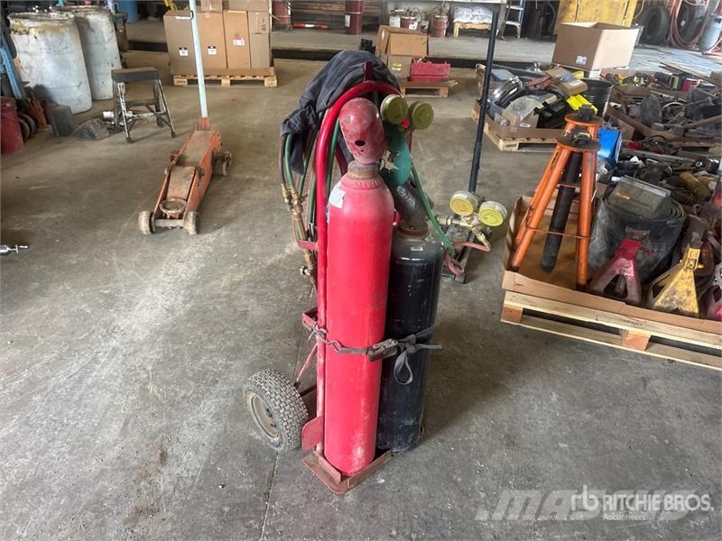  1/4 in Acetylene Lines, Assorted Valves. Straps 其他組件