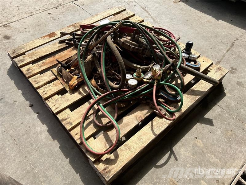  1/4 in Acetylene Lines, Assorted Valves. Straps Andere Zubehörteile