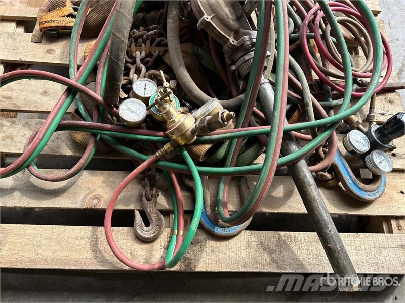  1/4 in Acetylene Lines, Assorted Valves. Straps Andere Zubehörteile
