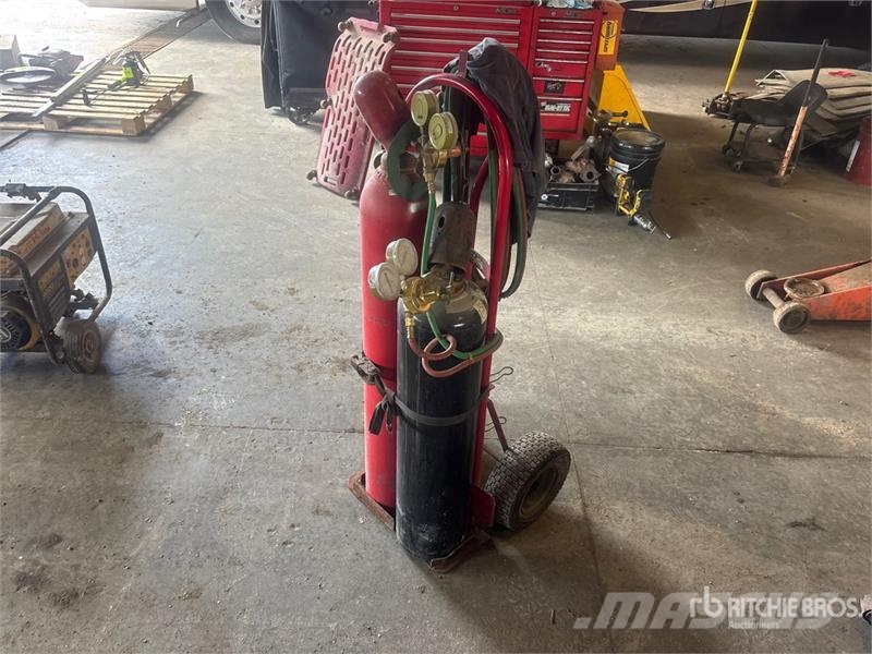  1/4 in Acetylene Lines, Assorted Valves. Straps 其他組件