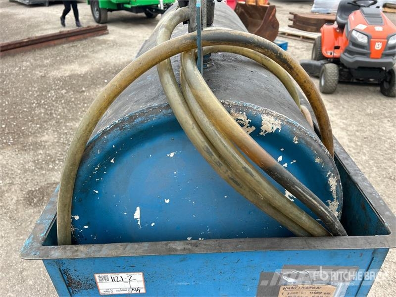  1000 L Oil Tank Fuel and additive tanks