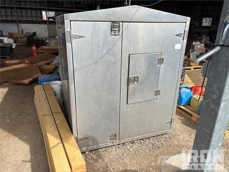  1040 L Skid Mounted Poly DEF insulated def tank an Polttoaine- ja lisäainesäiliöt