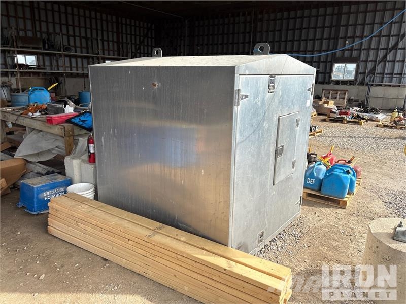 1040 L Skid Mounted Poly DEF insulated def tank an Polttoaine- ja lisäainesäiliöt