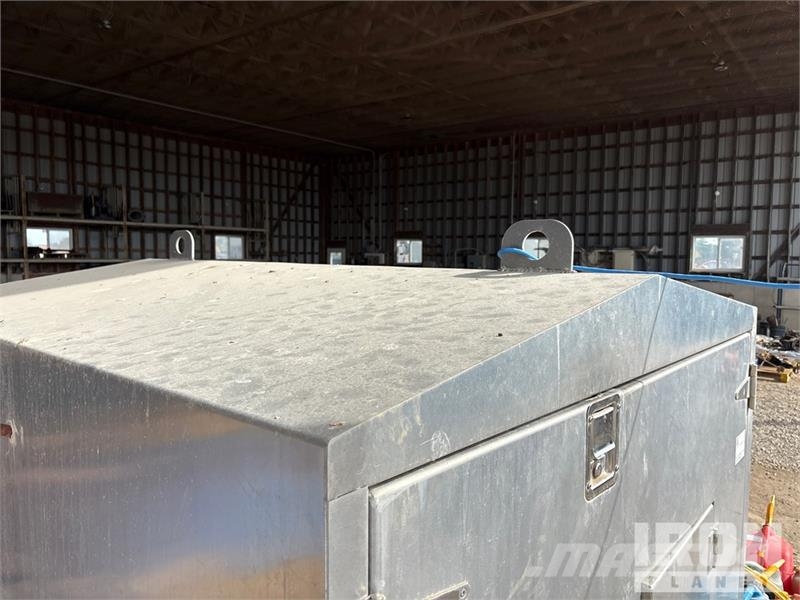  1040 L Skid Mounted Poly DEF insulated def tank an Polttoaine- ja lisäainesäiliöt