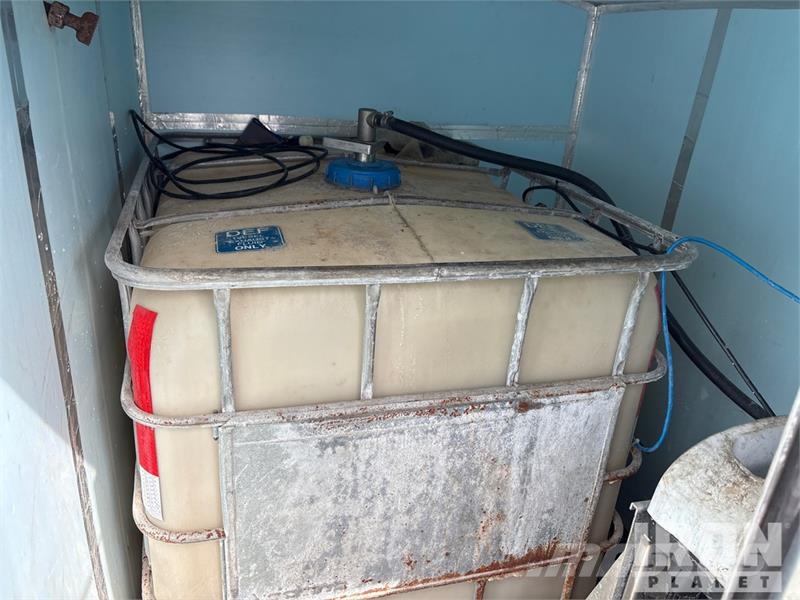  1040 L Skid Mounted Poly DEF insulated def tank an Polttoaine- ja lisäainesäiliöt