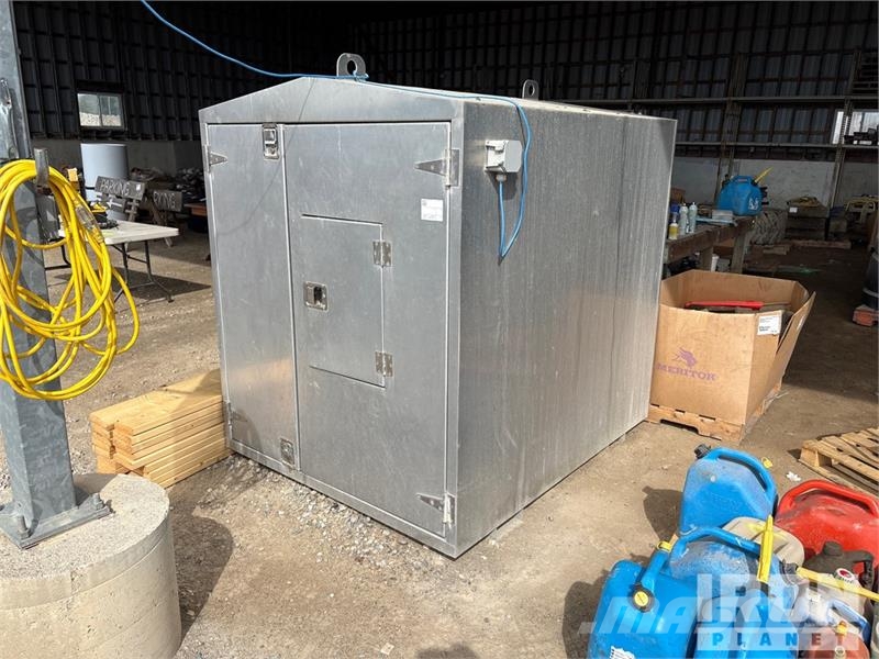  1040 L Skid Mounted Poly DEF insulated def tank an Polttoaine- ja lisäainesäiliöt