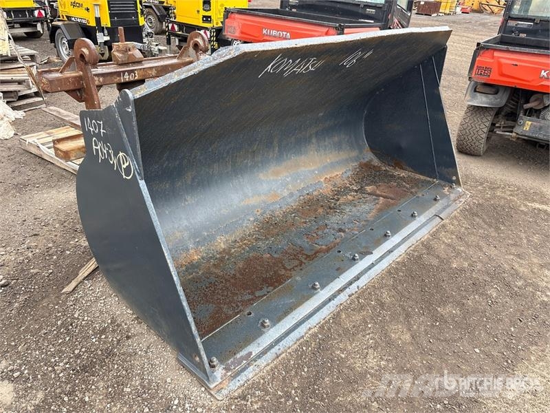  106 in Cleanup Wheel Loader Bucket - Fits Komatsu  دلاء
