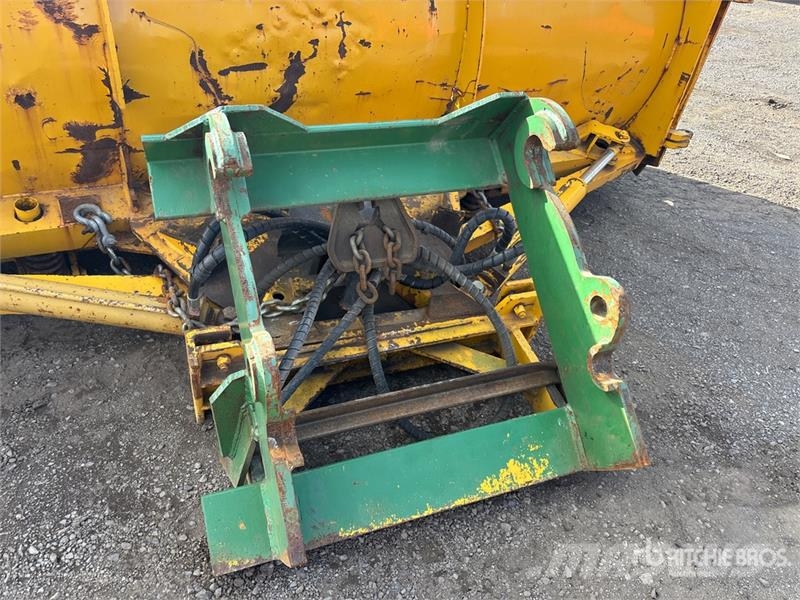  11 ft 2 Way Q/C Snow Pusher Snow blades and plows