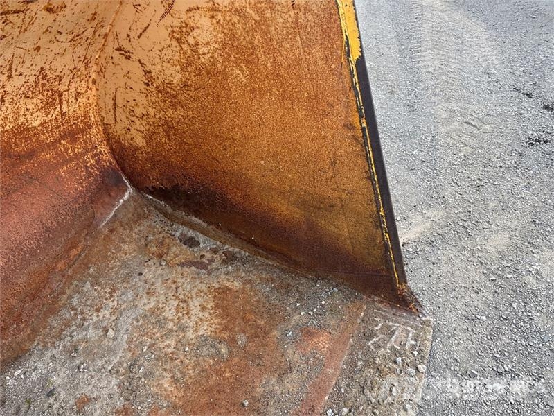  118 in Q/C General Purpose Wheel Loader Bucket 挖斗