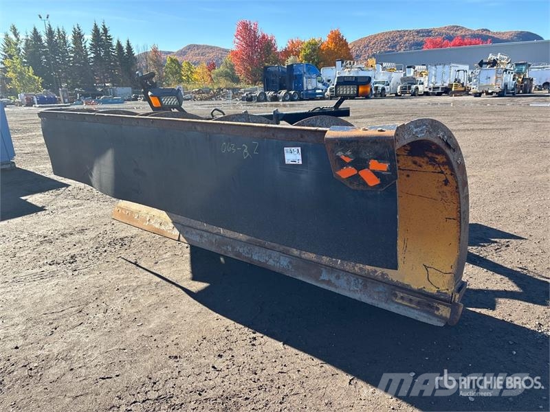 12 ft Hydraulic Reversing Snow Plow - Fits Truck Snøploger- og skjær