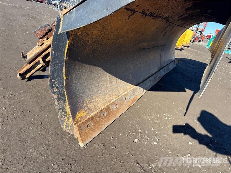 12 ft Hydraulic Reversing Snow Plow - Fits Truck Snøploger- og skjær