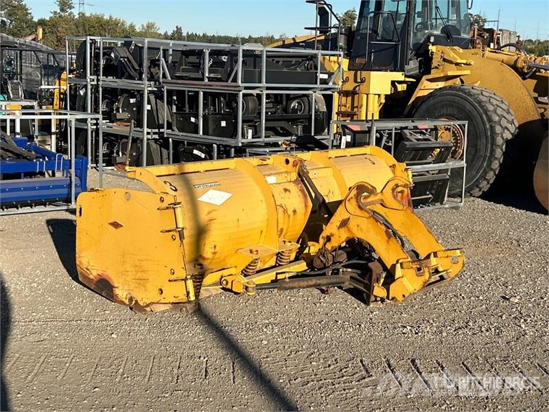  12 ft Snow Plow حراثات ونصول الجليد
