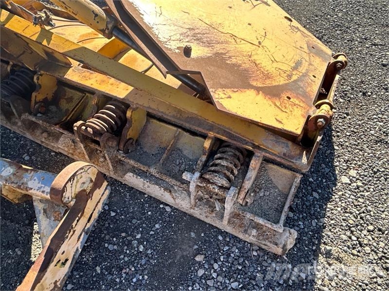 12 ft Snow Pusher - Fits Backhoe Loader Снігоочищувальні ножі та плуги