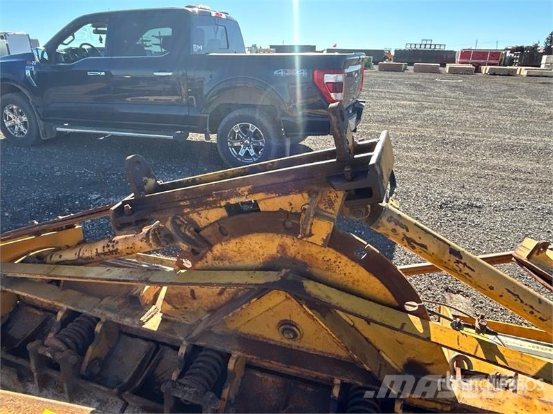 12 ft Snow Pusher - Fits Backhoe Loader Снігоочищувальні ножі та плуги