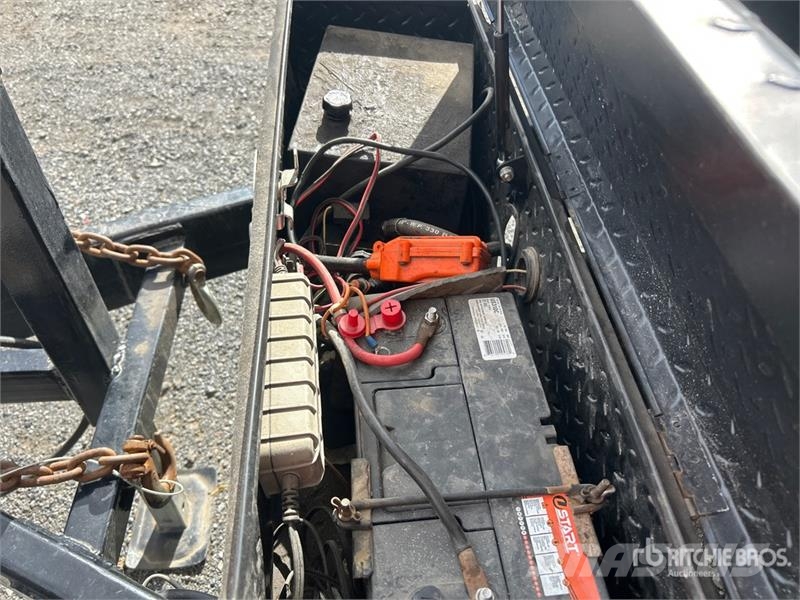 12 ft T/A Dump Utility Trailer Самоскиди
