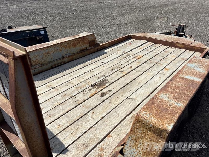 12 ft T/A Equipment Trailer Remolques para transporte de vehículos