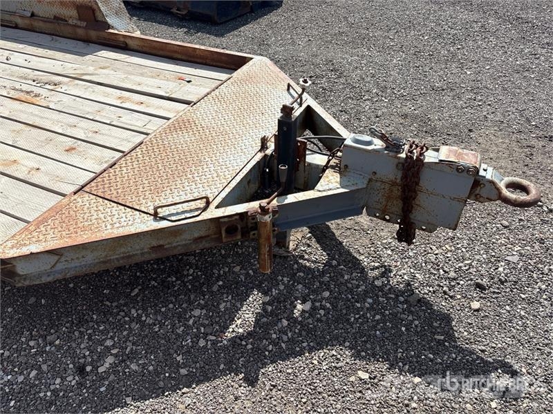 12 ft T/A Equipment Trailer Remolques para transporte de vehículos