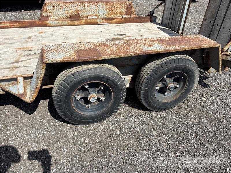12 ft T/A Equipment Trailer Remolques para transporte de vehículos