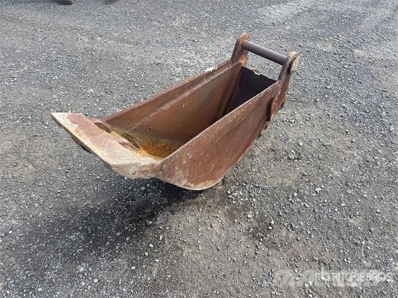  12 in Backhoe Loader Bucket Godet