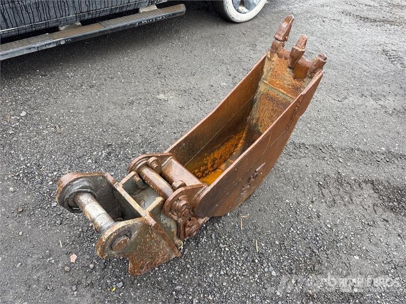  12 in Q/C Digging Backhoe Rear Bucket دلاء