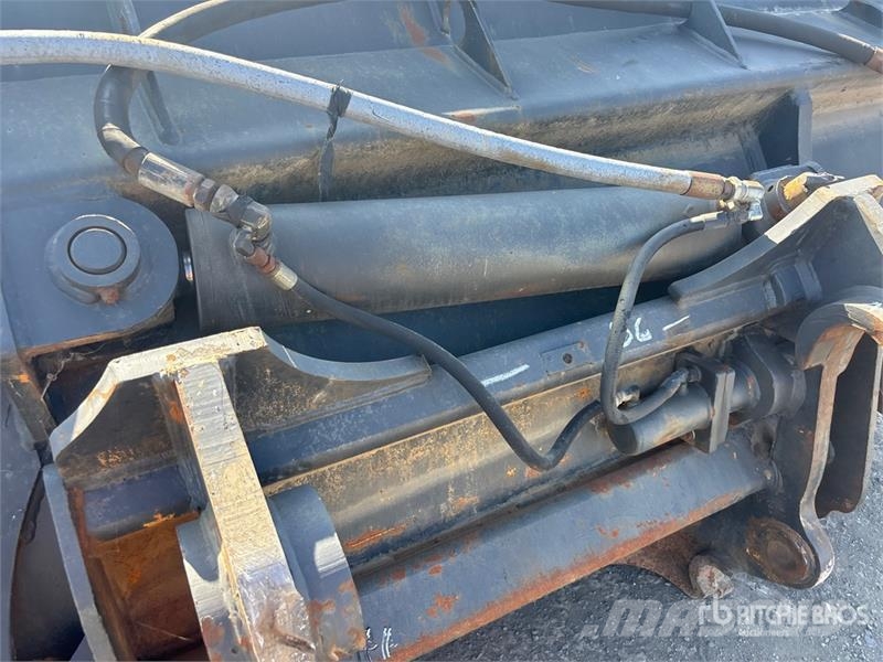  124 in Q/C Side Dump Wheel Loader Bucket 버켓