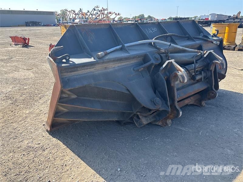  124 in Q/C Side Dump Wheel Loader Bucket 버켓