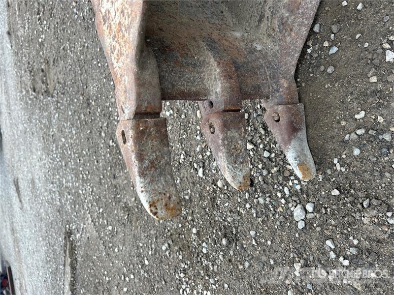  13 in Digging Backhoe Rear Bucket دلاء