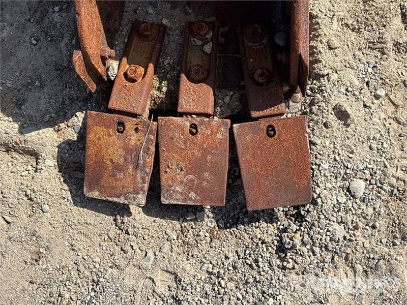 13 in Q/C Digging Excavator Bucket Godet