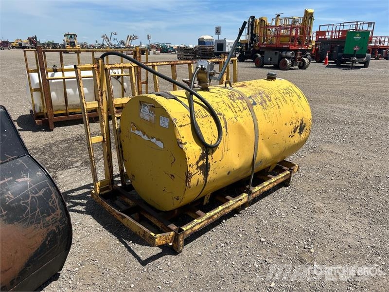  1360 L Fuel Tank Fuel and additive tanks