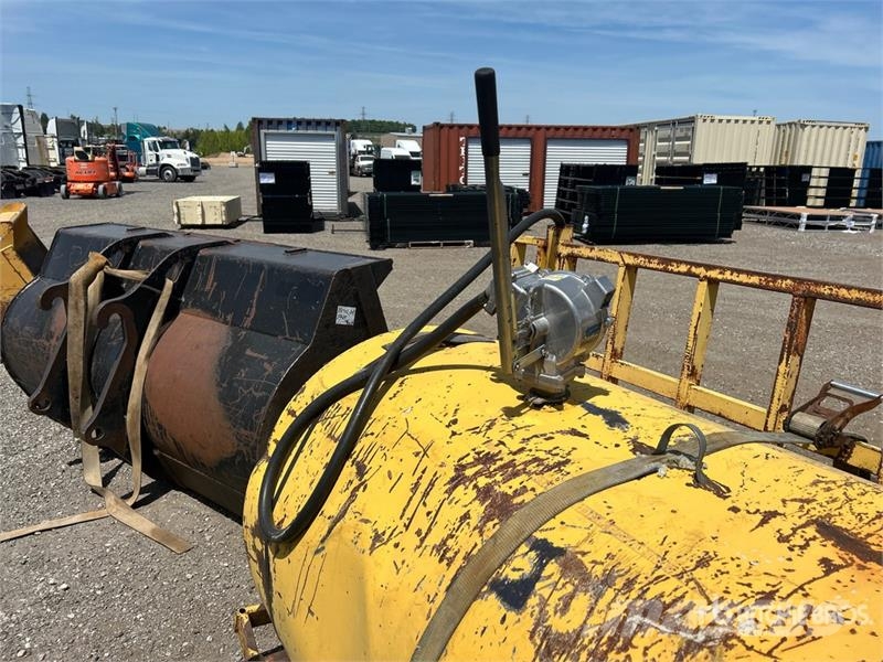  1360 L Fuel Tank Fuel and additive tanks