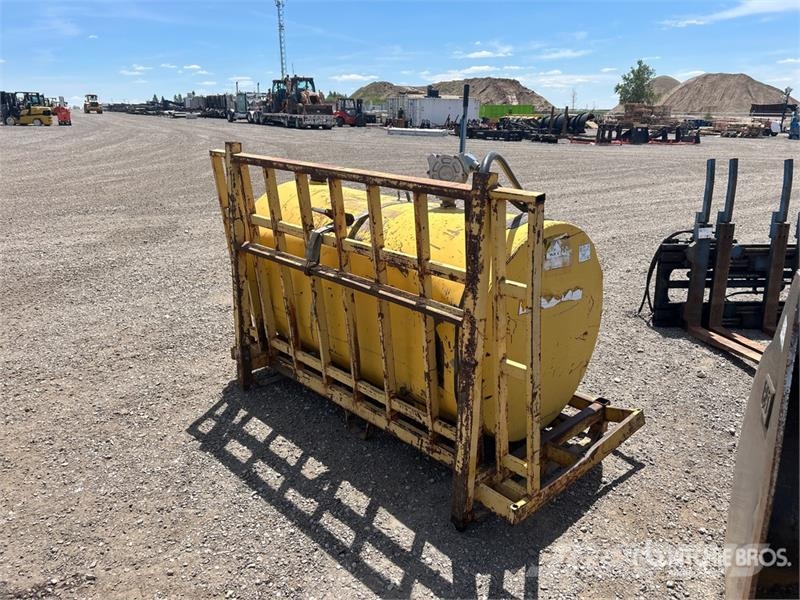  1360 L Fuel Tank Fuel and additive tanks
