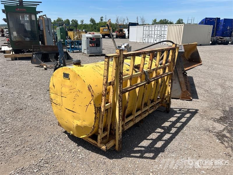  1360 L Fuel Tank Fuel and additive tanks