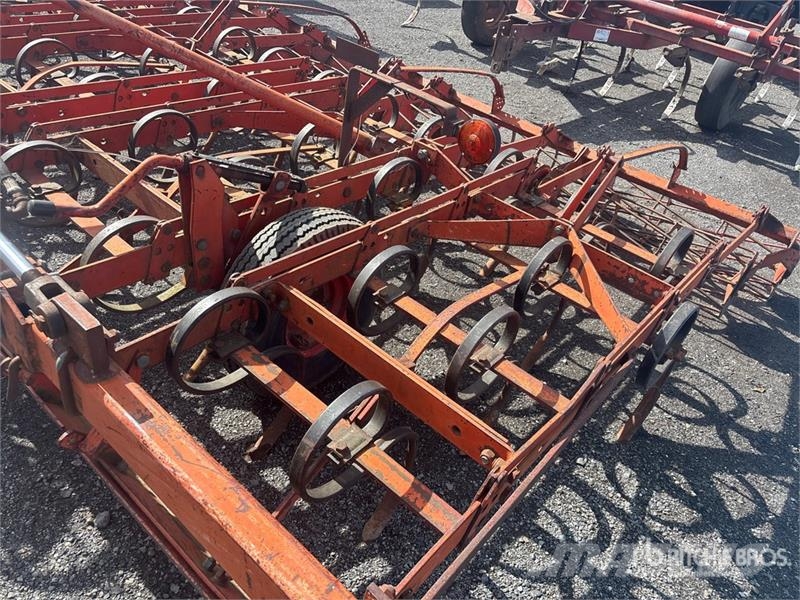 14 ft Cultivator Kultivátory