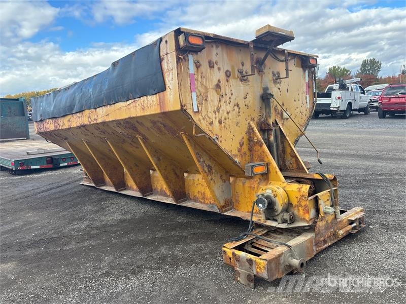 14 ft Salt Spreader Sableuse et saleuse