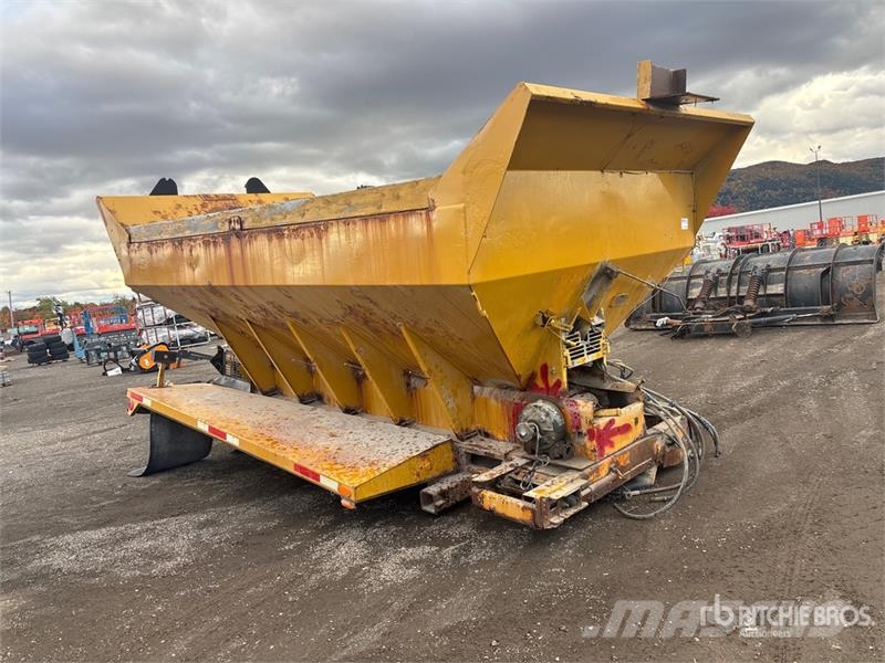 14 ft Salt Spreader Posipači soli i peska