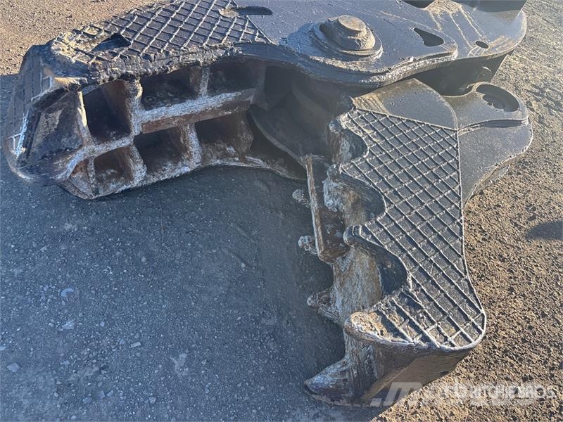 14 in Rotating Demolition Pulverizer جراشات البناء