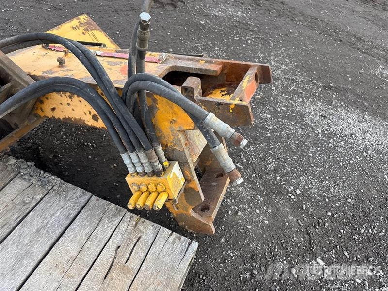 153 in Motor Grader Snow Wing - Fits Champion 740 حراثات ونصول الجليد