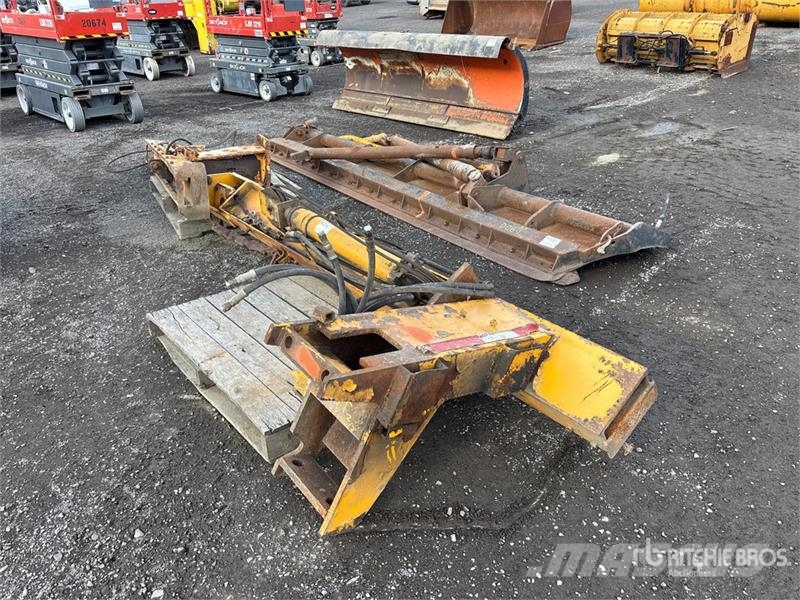  153 in Motor Grader Snow Wing - Fits Champion 740 حراثات ونصول الجليد