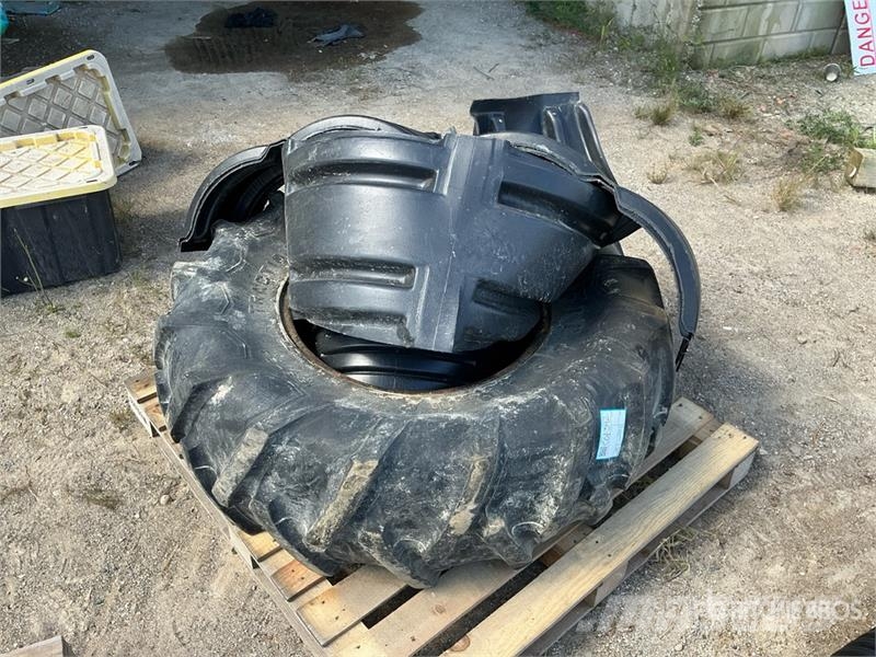 16.9-24 Tires Gume, točkovi i felne
