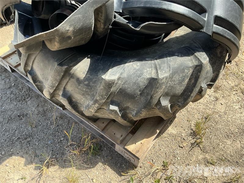 16.9-24 Tires Gume, točkovi i felne
