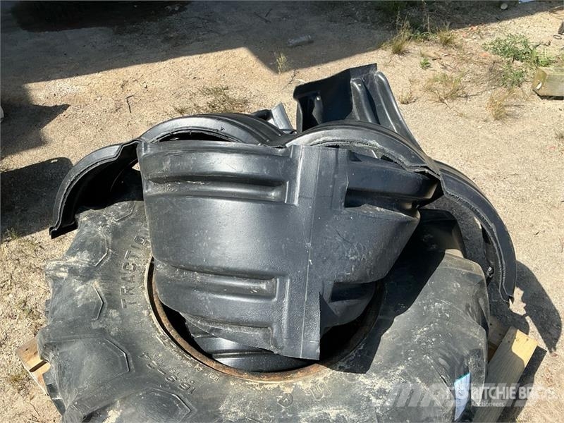 16.9-24 Tires Gume, točkovi i felne