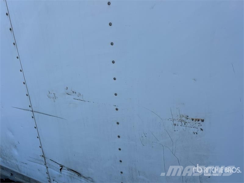 16 ft 10 in x W 8 ft x 8 ft Van Truck Body Transportes - Outros