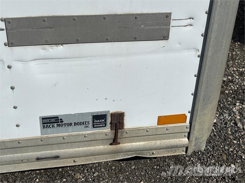 16 ft 10 in x W 8 ft x 8 ft Van Truck Body Transportes - Outros