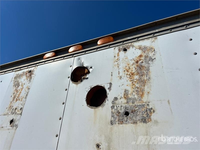 16 ft 10 in x W 8 ft x 8 ft Van Truck Body Transportes - Outros