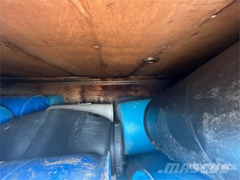 16 ft 10 in x W 8 ft x 8 ft Van Truck Body Transportes - Outros