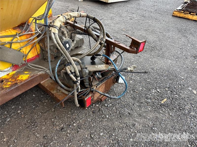 16 ft Salt Spreader Posipači soli i peska